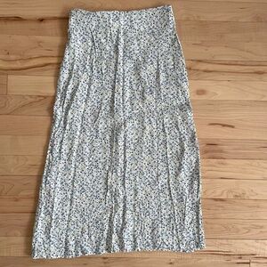 Floral Brandy Melville midi skirt